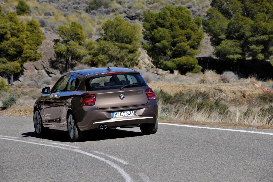  BMW 1-Series 2013 года  (фото 28 из 42)
